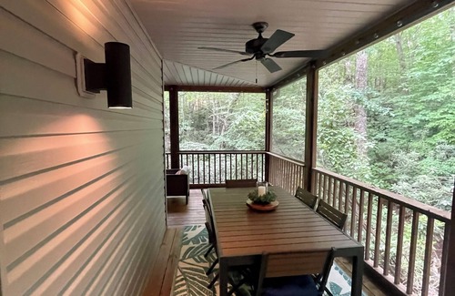Brevard House | Clean and Cozy Connestee Falls Mountain House: Duya Court Den