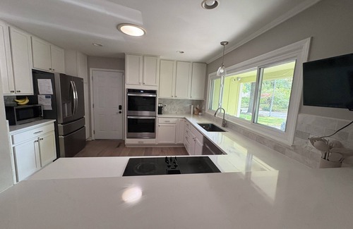 Leawood House | Clean and Updated 4 bedroom home in heart of Prairie Village