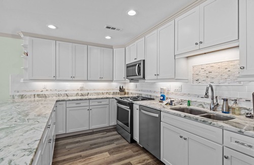 Indian Beach Condo | Clean beachfront condo with ocean view, washer/dryer, AC, & on-site pool
