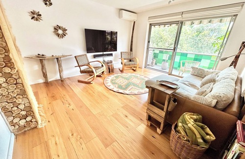 Hillsdale Apartment | Clean,bright apartment & CARPORT close to: beach, airport, CBD