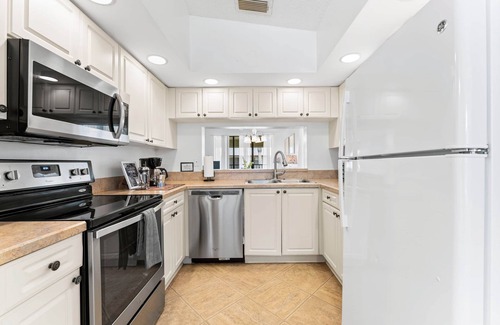 South Bradenton Apartment | Clean & Bright. Minutes to Anna Maria Island+