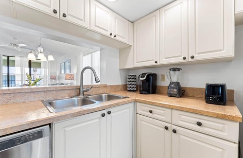 South Bradenton Apartment | Clean & Bright. Minutes to Anna Maria Island+