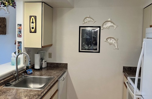 Kihei Condo | Clean Comfortable Condo that is Steps to the Beach, Affordable w/Free Parking