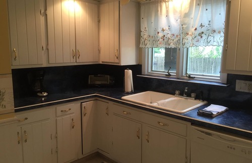 Harters Heights House | Clean & Comfortable House within walking distance to Notre Dame