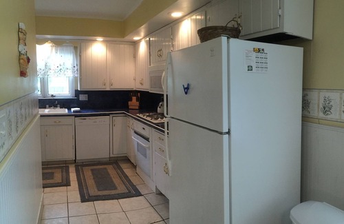 Harters Heights House | Clean & Comfortable House within walking distance to Notre Dame