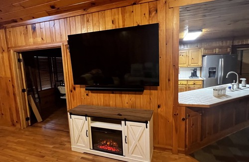 Conyers Cabin | Clean & Cozy Cabin in the Woods