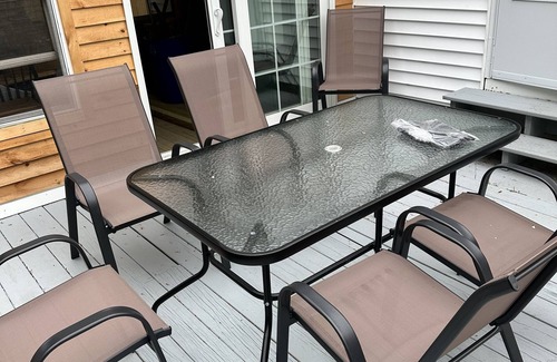 Old Orchard Beach Cottage | Clean cozy cottage 1 mile from beach.