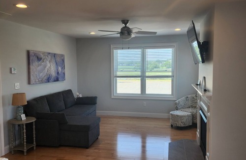 Salisbury Beach House | Clean-Cozy-Comfy. Steps to the Ocean in Salisbury Beach!