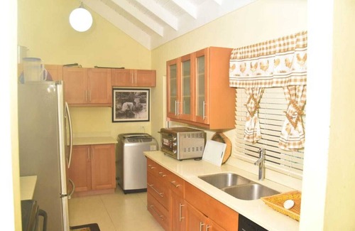St. Ann's Bay Villa | Clean, Cozy, Convenient, Villa in Elite Community