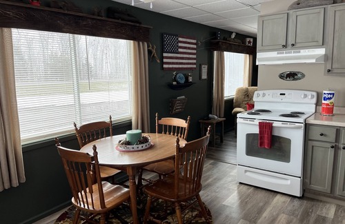 Silver City Cabin | Clean & Cozy family friendly cabin close to the Porcupine Mountains~