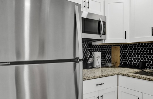 Golden Glades Apartment | Clean & Cozy Miami 2BR APT