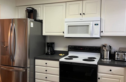 Lewes House | Clean & cozy townhome. Easy access to trails & historic Lewes. 5 mins to beach.