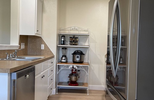 Lubbock House | Clean & Cozy