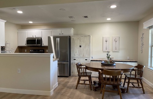 Lubbock House | Clean & Cozy