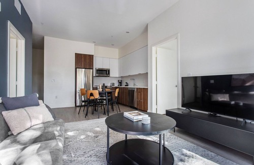 Wilshire Center Apartment | Clean Koreatown 2BR w/Gym, nr Shops, Dining & Metro, by Blueground