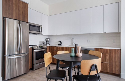 Wilshire Center Apartment | Clean Koreatown 2BR w/Gym, nr Shops, Dining & Metro, by Blueground