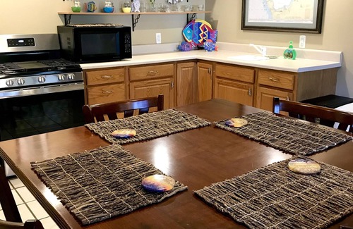 Beachwood-Bluffton House | CLEAN ~Lake Michigan Sandy Beach Access~ Pet Friendly ~ Hot tub ~ Sleeps 10