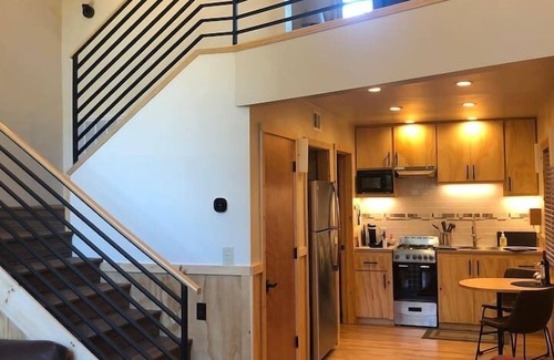 Idyllwild Cabin | Clean Modern Cabin with Tesla/J1172 EV charger