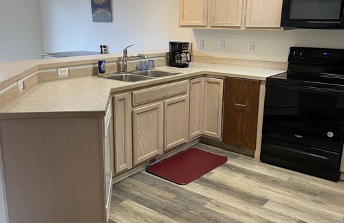 Abbott Loop House | Clean, Quiet 3 bed 2 bath