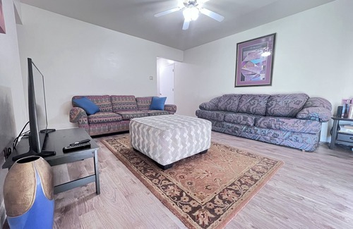 Northeast Heights House | Clean quiet 3BR home with AC, garage and fenced backyard