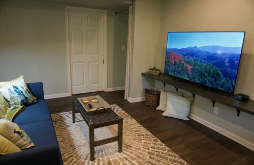 Lenoir City Apartment | Clean & quiet basement studio close to Knoxville, Lenoir City & the mountains