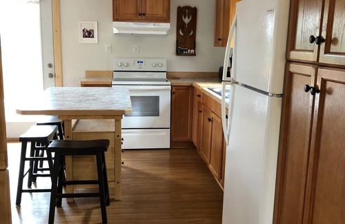 Healy Cabin | Clean & quiet cabin with stunning mountain views