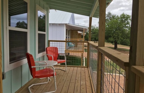 Kerrville Cabin | Clean River View Double Queen Beds Cabin #22