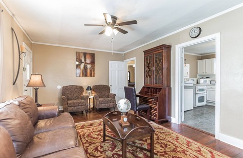 Little Rock House | Clean Safe Comfortable Housing - Cozy Cottage