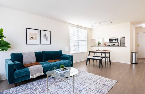 South Beach Apartment | Clean South Beach 1BR w/Sauna & Pool, near Oracle Park, by Blueground