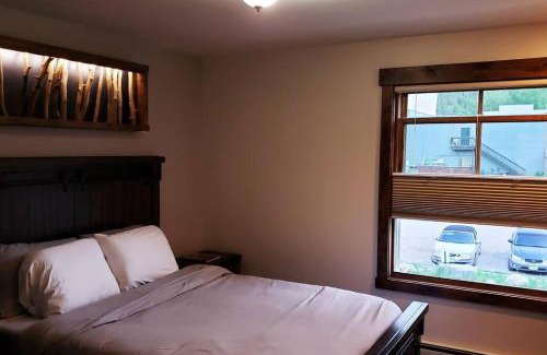 Historic District Bed & Breakfast | Clear Creek Inn