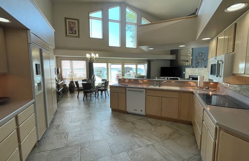 Clear Lake House | Clear Lake Waterfront Home! Dream Home, enjoy the good life!