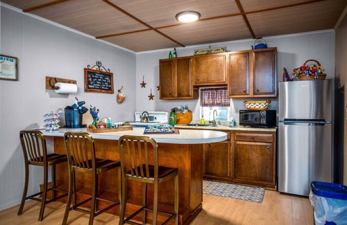 Bandera Cabin | Clear River Cabin on Medina