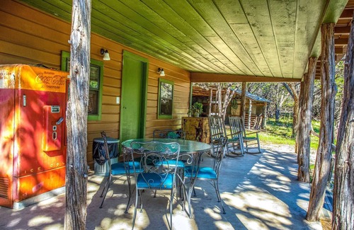 Bandera Cabin | Clear River Cabin on Medina