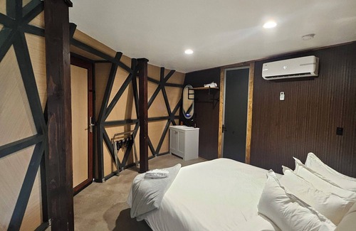 Henrieville Resort | Clear Sky Resorts- Bryce Canyon Unique Stargazing Domes