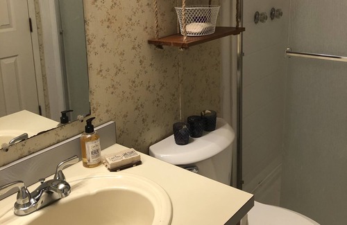 Kelseyville House | Clearlake Riviera Jewel Cozy, Comfortable, Clean