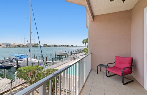 Clearwater Beach House | Clearwater Beach 3 Bedroom Waterfront Luxury Townhome
