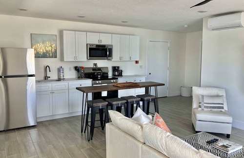 Bay Esplanade Apartment | Clearwater Beach Retreats at Bayside View 3