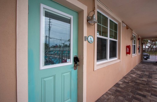 Bay Esplanade Condo | Clearwater Beach Suites #106