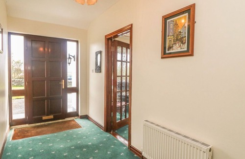 Miltown Malbay House | CLEARY COTTAGE, pet friendly in Miltown Malbay, County Clare