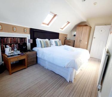 Llandudno House | Cleave Court Guest House