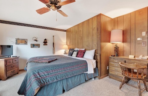 Eagle River Apartment | Cleerwood Village #261