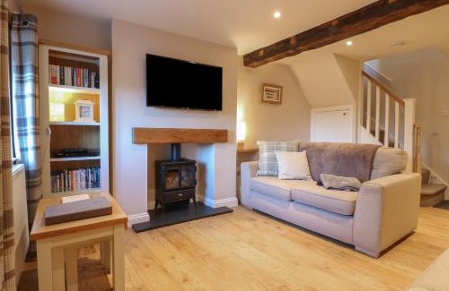 Crich House | Clematis Cottage