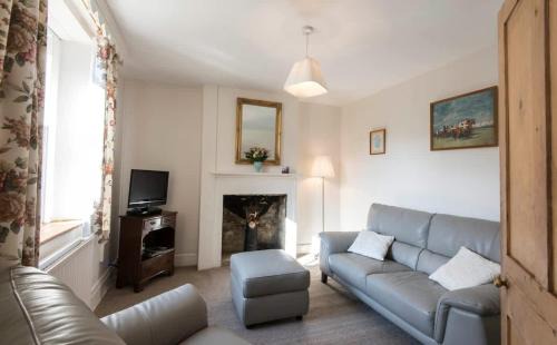 Limpley Stoke House | Clematis Cottage - Idyllic Village close to Bath