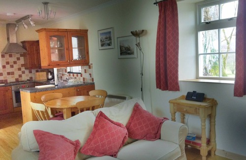 Taynuilt Cottage | Clematis Cottage, With Views Down Loch Etive