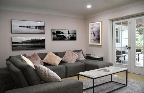 Arlington Park House | Clematis House near Arlington Park with Heated Pool