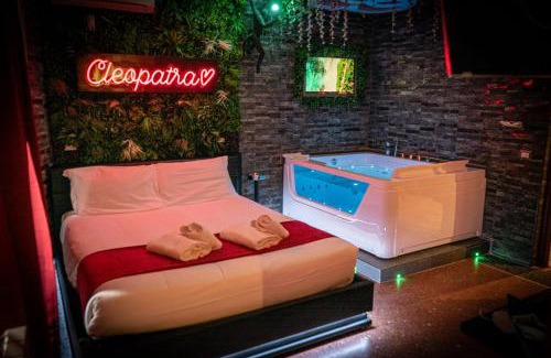 Aventine House | Cleopatra
