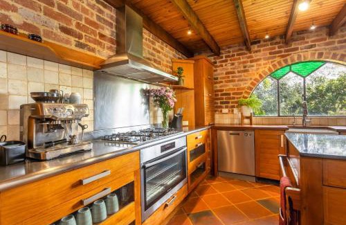 Palmyra House | Cleopatras Enchanted Sanctuary