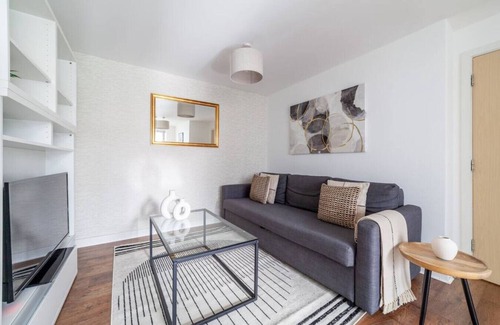 St Luke's Apartment | Clerkenwell Flat by Whitecross Street Market