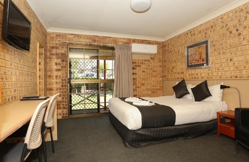 Clermont Hotel | Clermont Country Motor Inn