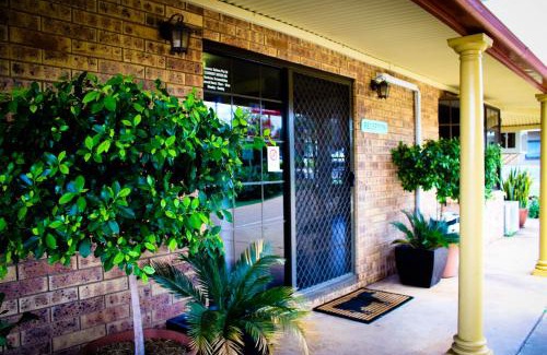 Clermont Hotel | Clermont Country Motor Inn